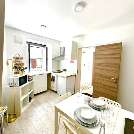 BrightHouse - Modern Apartments in Sítio Nazaré Nazaré