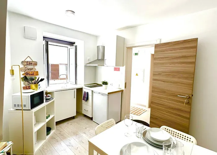 Brighthouse - Modern In Sítio Nazaré