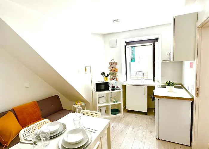 Brighthouse - Modern In Sítio